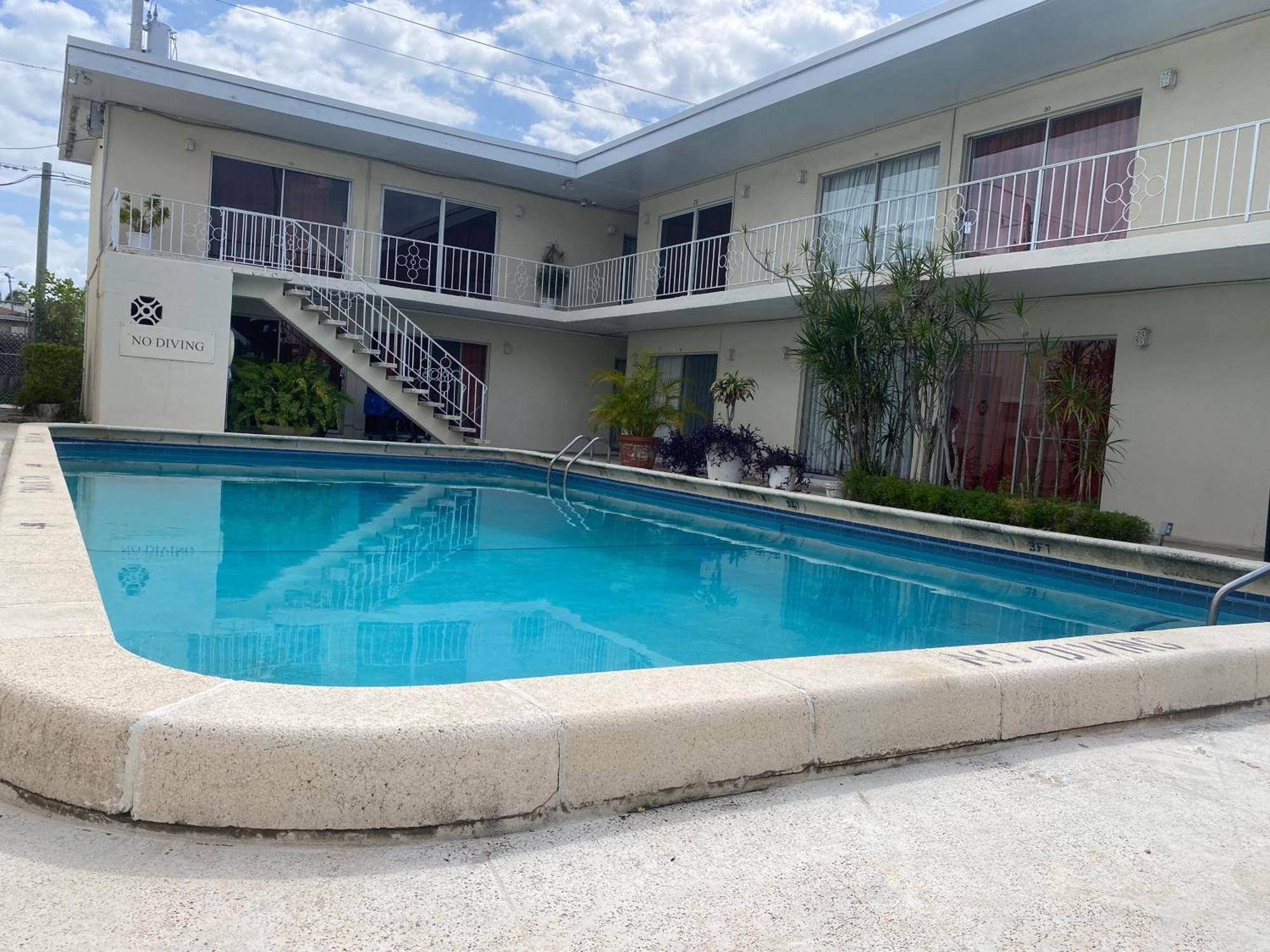 Queens Lodge Motel 웨스트 팜 비치 외부 사진